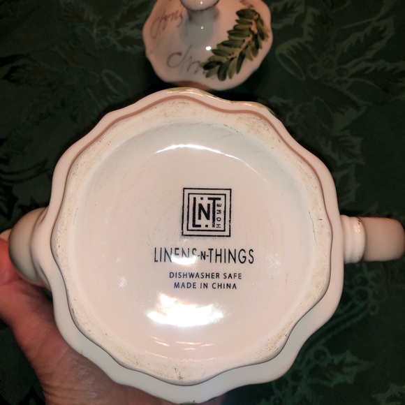 Christmas Tea Ceramic Pot from Linen n Things - Picture 9 of 16